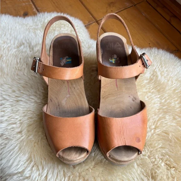 Peep Toe Swedish Clogs - Picture 2 of 10